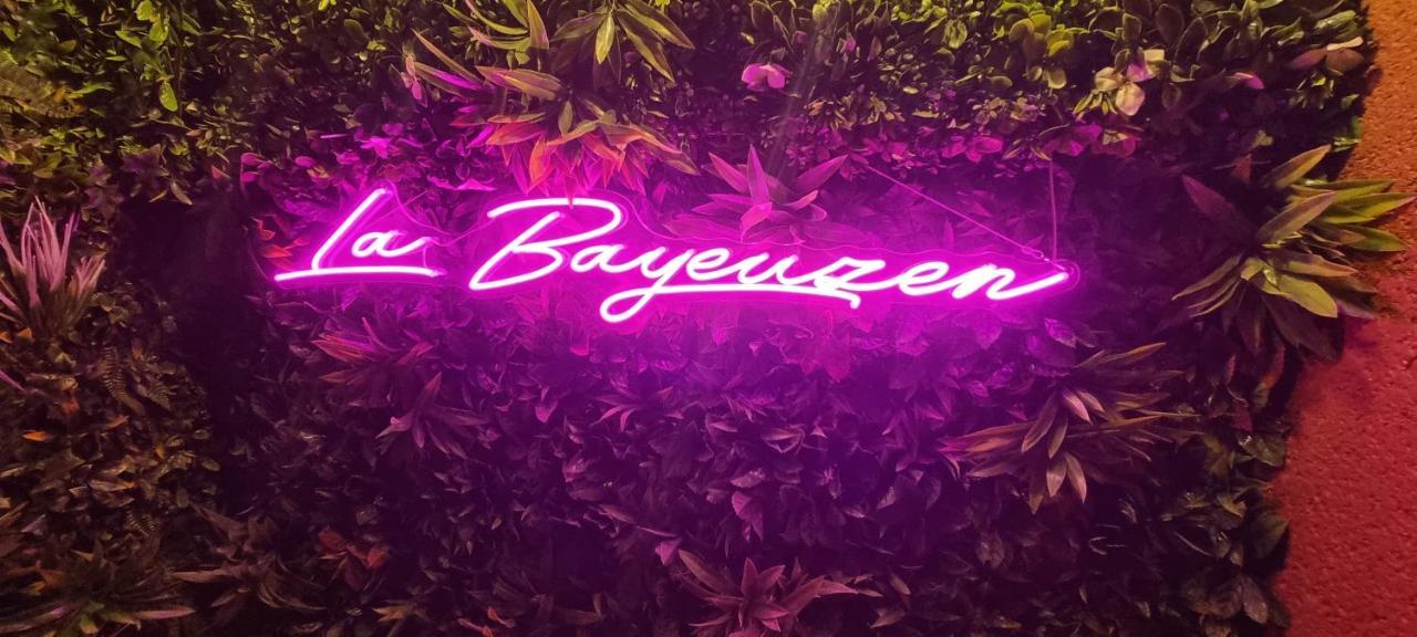 La Bayeuzen - La Tropicale - Love Room Bayeux Ngoại thất bức ảnh